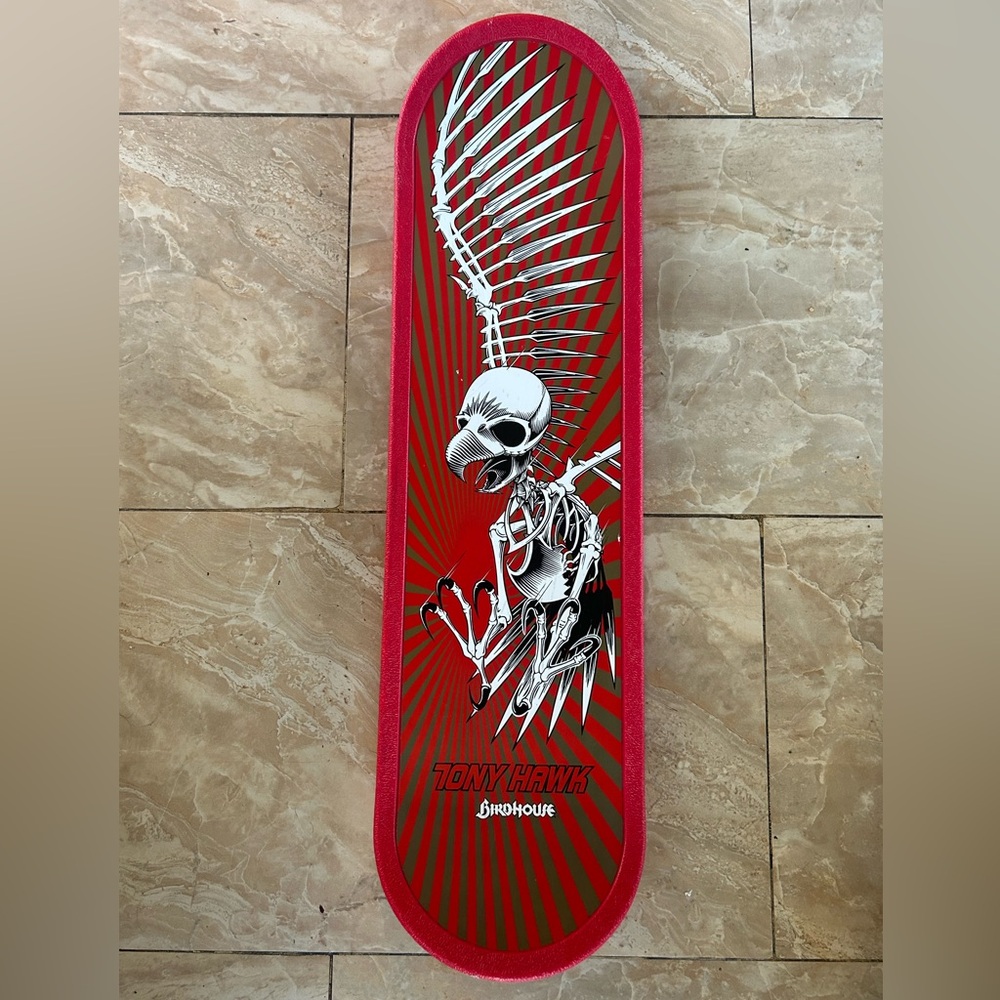 TONY HAWK - BIRDHOUSE Full Skull Bravo Sports Plastic Kickflip Skateboard